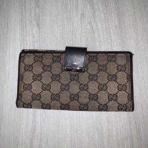 VINTAGE AUTH GUCCI WALLET